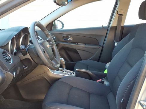 Used 2016 Chevrolet Cruze LT image 8