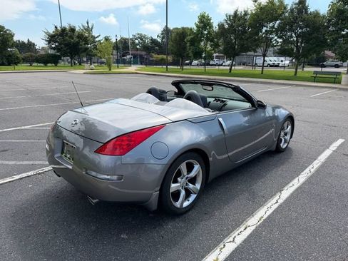 Used 2008 Nissan 350Z Touring RWD image 16