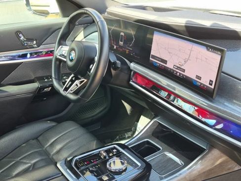 Used 2025 BMW 740i RWD image 14
