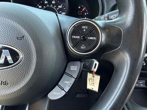 Used 2019 Kia Soul FWD image 19