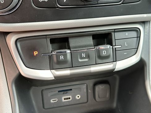 Certified 2023 GMC Terrain SLT image 19