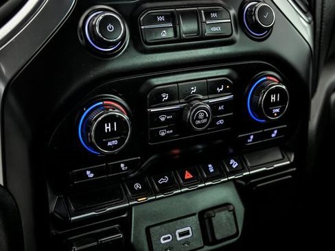 Used 2019 Chevrolet Silverado 1500 RST image 21