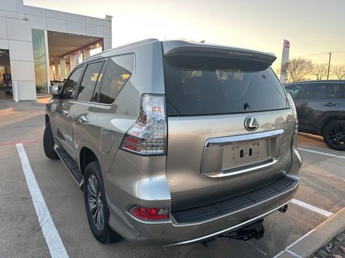 Used 2022 Lexus GX 460 Luxury w/ Off Road Package image 12
