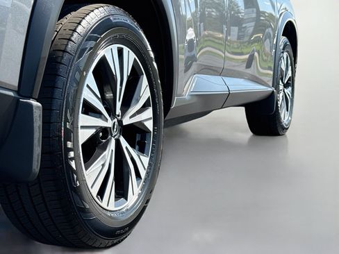 Used 2022 Nissan Rogue SV w/ SV Premium Package AWD/4WD image 9