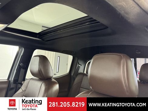 Certified 2016 Toyota Tacoma Limited image 22