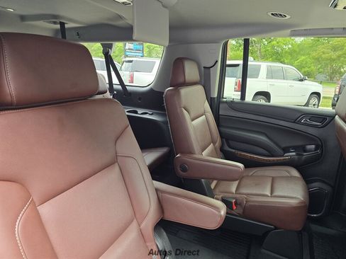Used 2019 Chevrolet Suburban Premier w/ Premier Plus Edition AWD/4WD image 29
