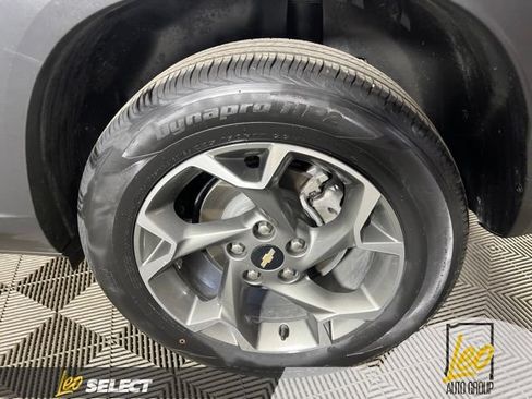 Used 2025 Chevrolet Trax LT w/ Driver Confidence Package FWD image 23