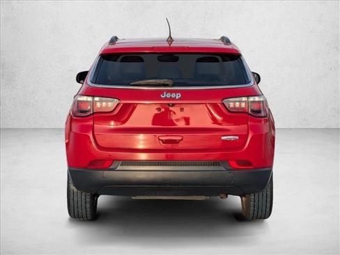 Used 2019 Jeep Compass Latitude FWD image 7