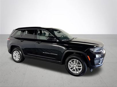 New 2026 Jeep Grand Cherokee Laredo w/ Trailer Tow Package