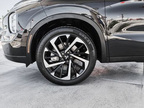 Used 2022 Mitsubishi Outlander SE FWD image 3