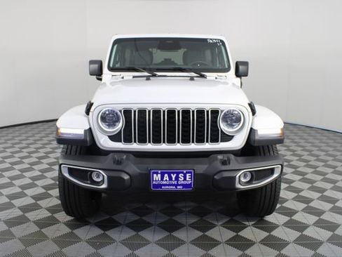 Used 2025 Jeep Wrangler Unlimited Sahara AWD/4WD image 25
