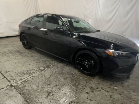 Used 2023 Honda Civic Sport image 3
