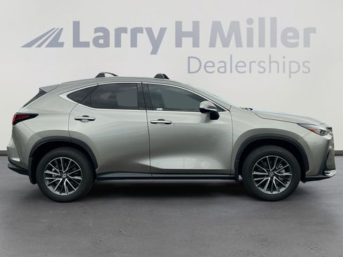 Used 2025 Lexus NX 250 FWD image 6