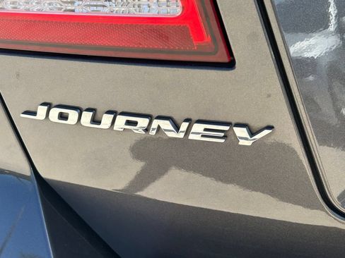 Used 2017 Dodge Journey SXT FWD image 12