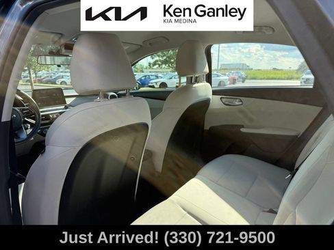 Certified 2023 Kia Forte LXS w/ LXS Technology Package FWD image 10