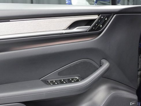 Certified 2024 Porsche Macan 4 Electric image 25