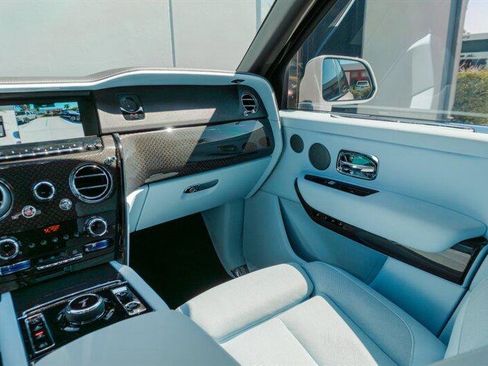 Used 2024 Rolls-Royce Cullinan Black Badge image 87