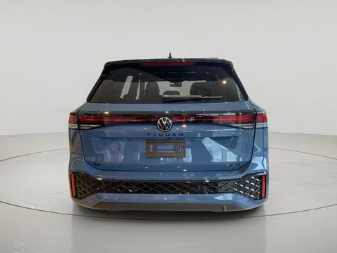 New 2026 Volkswagen Tiguan SE R-Line AWD/4WD image 3