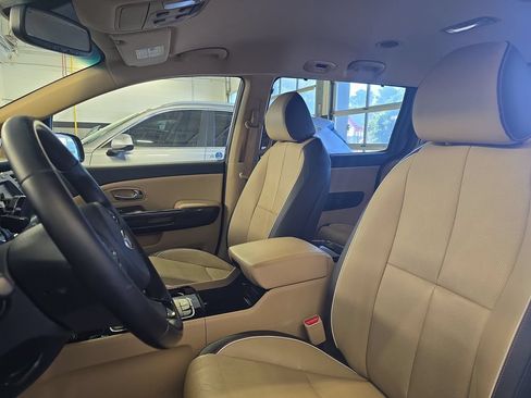 Used 2015 Kia Sedona SX FWD image 16