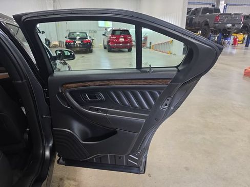 Used 2019 Ford Taurus Limited AWD/4WD image 28