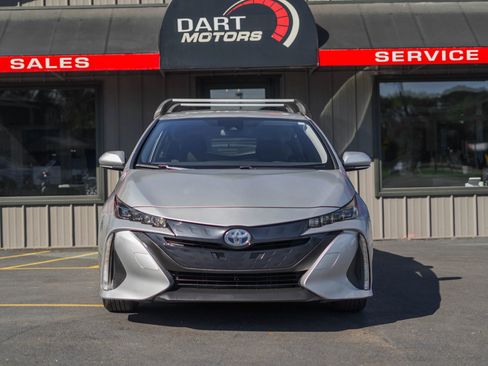Used 2019 Toyota Prius Prime Plus image 2