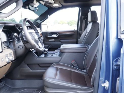 Used 2025 GMC Sierra 1500 Denali AWD/4WD image 4
