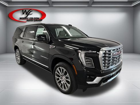 New 2026 GMC Yukon XL Denali w/ Sun & Power Step Package RWD image 3