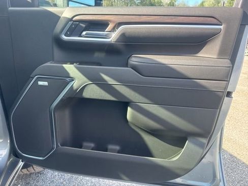 New 2026 GMC Sierra 2500 SLT w/ SLT Convenience Package AWD/4WD image 39