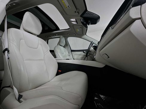 Used 2023 Volvo XC60 B5 Plus w/ Protection Package Premier FWD image 26