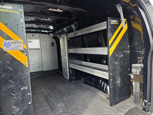 Used 2023 GMC Savana 3500 Extended w/ Driver Convenience Package image 14