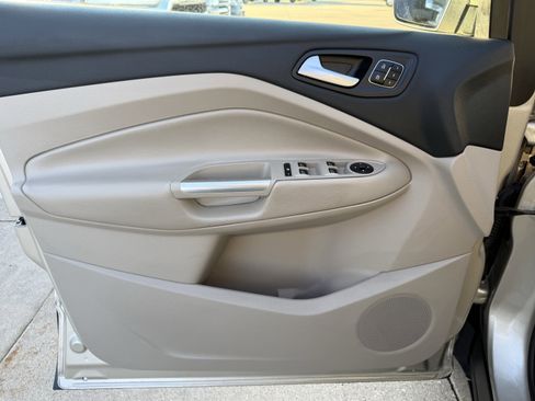 Used 2018 Ford Escape Titanium w/ Ford Safe & Smart Package image 10