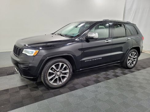 Used 2017 Jeep Grand Cherokee Overland AWD/4WD image 2