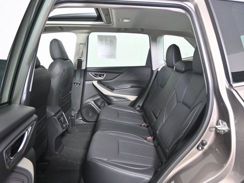 Used 2023 Subaru Forester Limited image 17