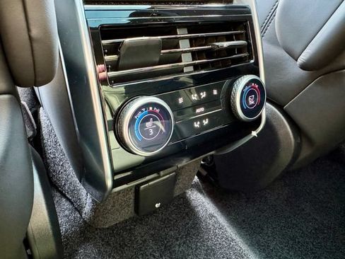 New 2025 Land Rover Range Rover SE AWD/4WD image 19
