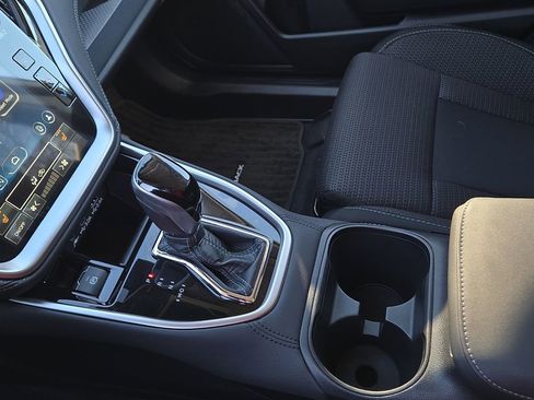 Certified 2025 Subaru Outback Premium image 21