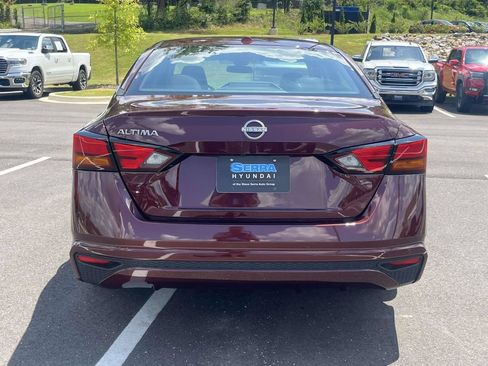 Used 2025 Nissan Altima 2.5 SV FWD image 4