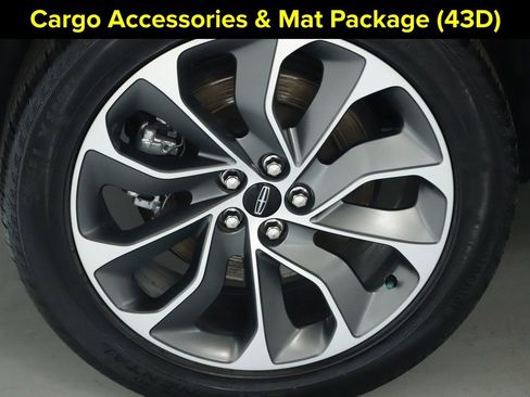 Certified 2023 Lincoln Nautilus Reserve w/ Luxury Package image 12