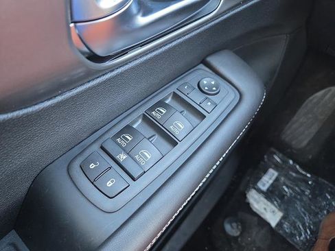 New 2026 Chrysler Pacifica Select w/ S Appearance Package image 28