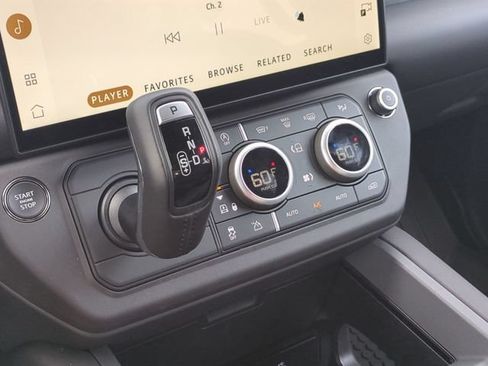 New 2026 Land Rover Defender 130 X-Dynamic SE AWD/4WD image 9