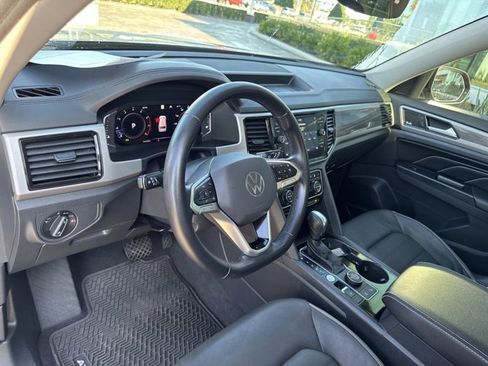 Used 2021 Volkswagen Atlas SEL Premium image 15