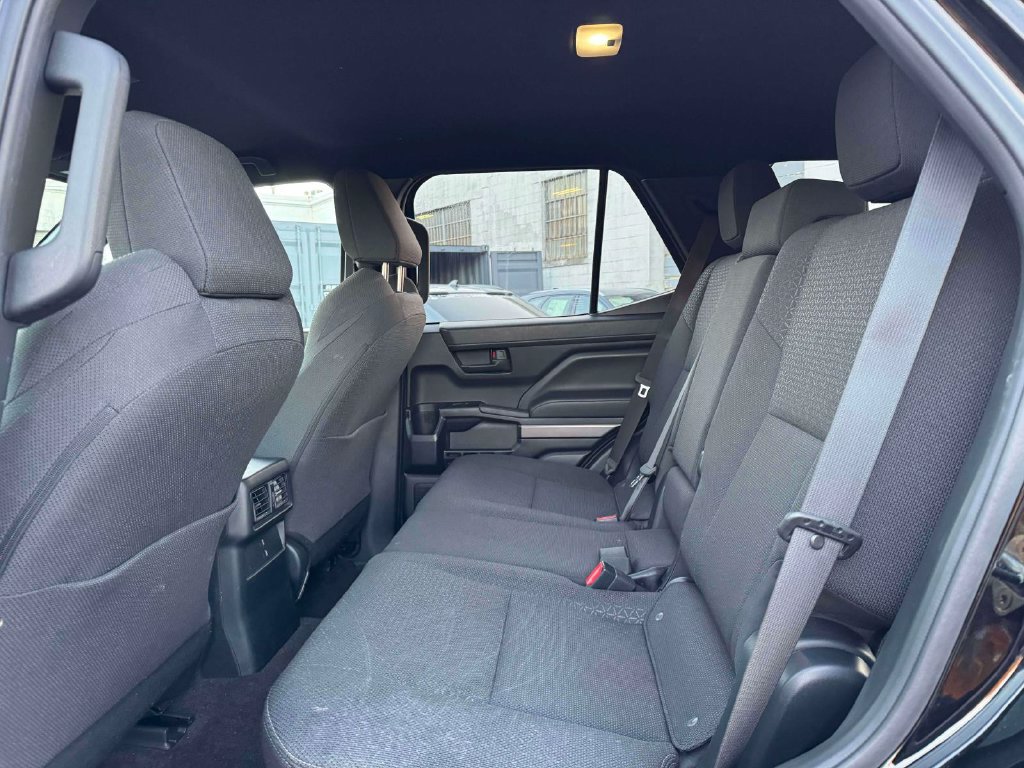 Used 2025 Toyota 4Runner SR5 AWD/4WD image 13