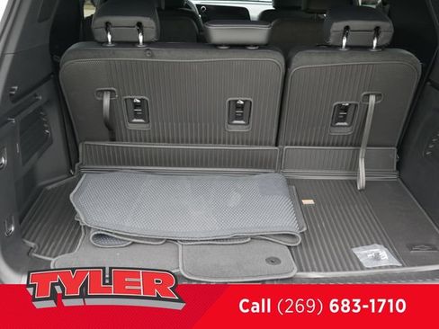 New 2026 Chevrolet Traverse LT w/ Driver Confidence Package AWD/4WD image 17