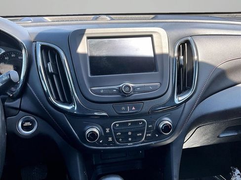 Used 2022 Chevrolet Equinox RS w/ LPO, Floor Liner Package FWD image 6