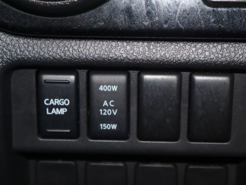 Used 2021 Nissan Titan SV w/ SV Convenience Package AWD/4WD image 23