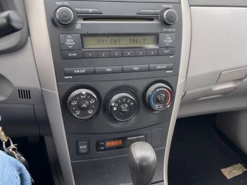 Used 2010 Toyota Corolla LE FWD image 33