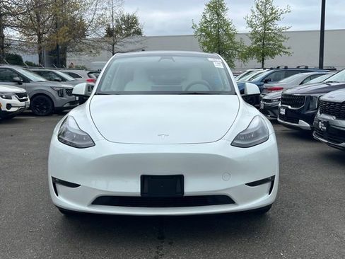 Used 2023 Tesla Model Y Long Range AWD/4WD image 4