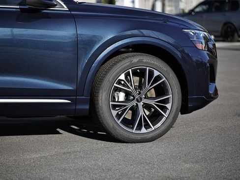 New 2026 Audi Q8 Premium image 5