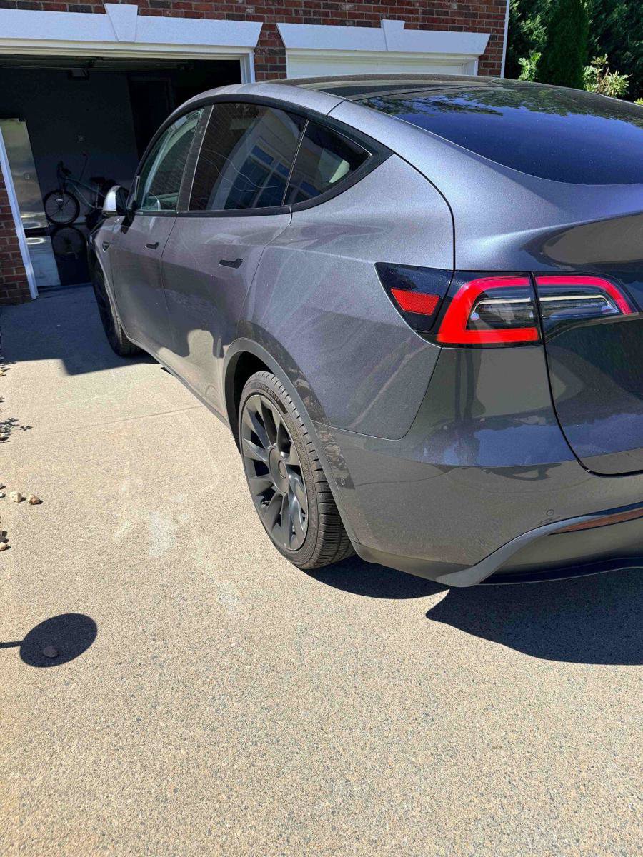 Used 2021 Tesla Model Y Long Range AWD/4WD image 3