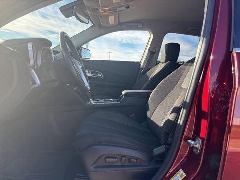 Used 2017 Chevrolet Equinox LT w/ Convenience Package image 10