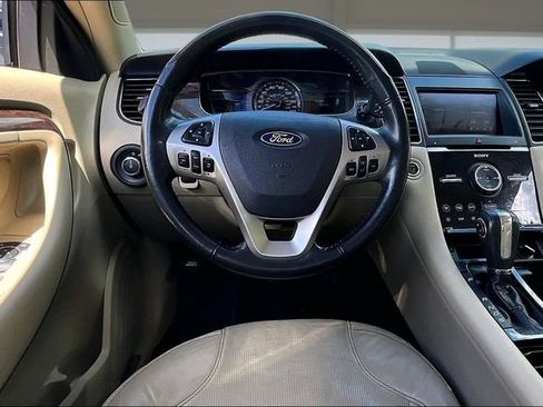 Used 2013 Ford Taurus Limited FWD image 5
